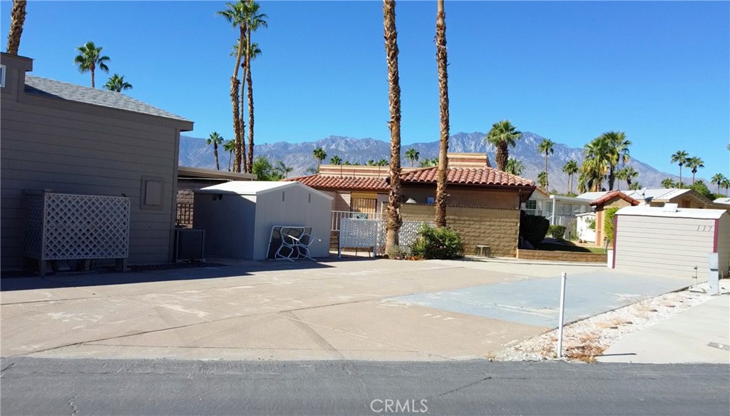 MLS #OC25068747 image #1