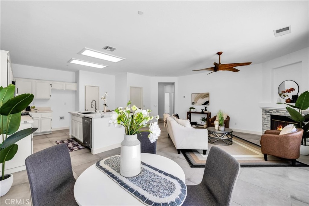 MLS #OC25102142 image #12