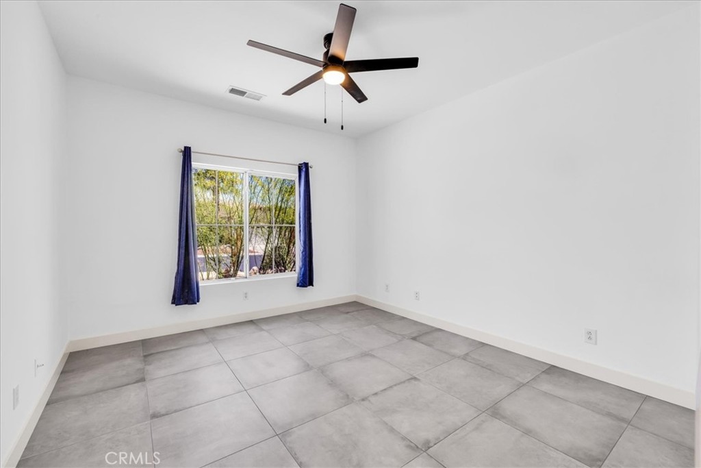 MLS #OC25102142 image #16