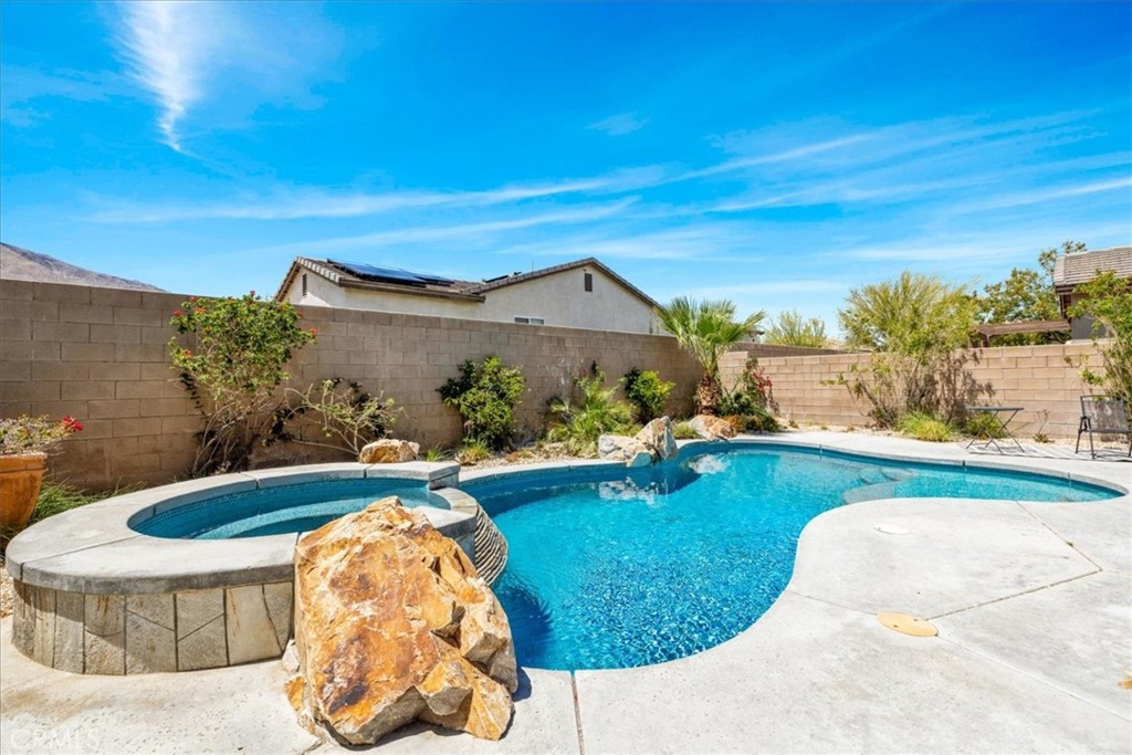 MLS #OC25102142 image #23