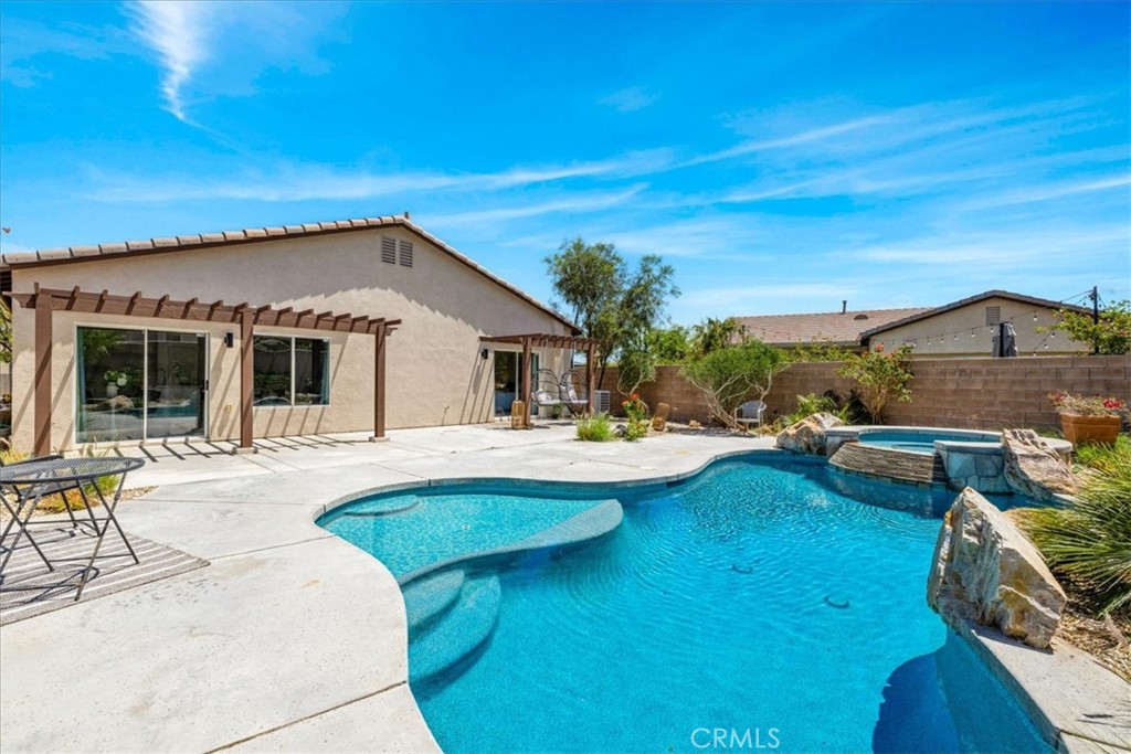 MLS #OC25102142 image #25