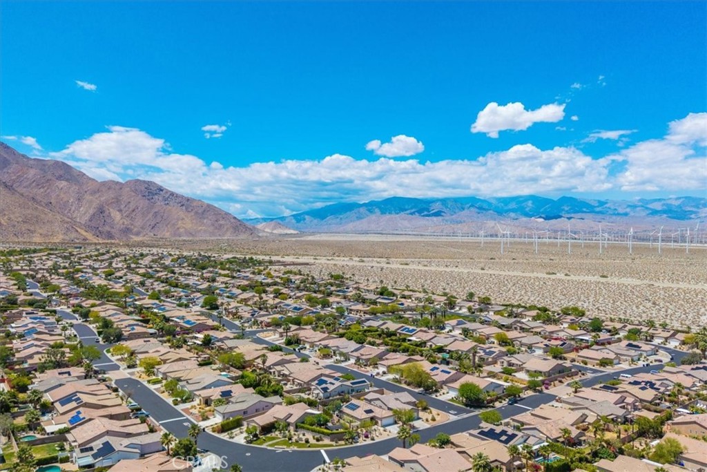 MLS #OC25102142 image #32