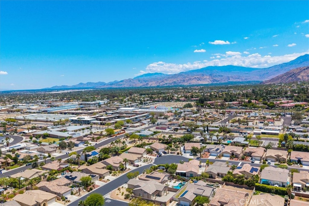 MLS #OC25102142 image #36