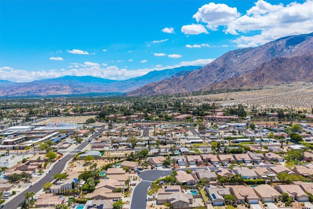 MLS #OC25102142 image #37