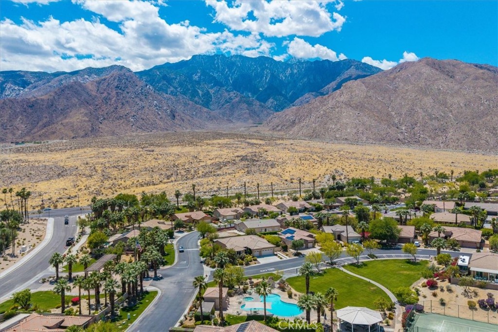 MLS #OC25102142 image #40