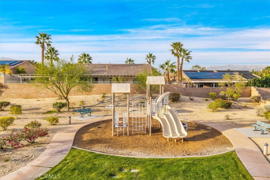 MLS #OC25102142 image #41