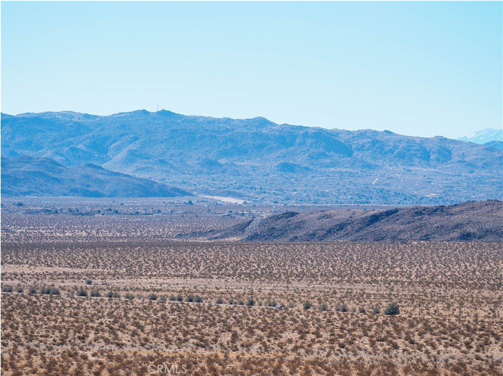 MLS #OC25102463 image #0