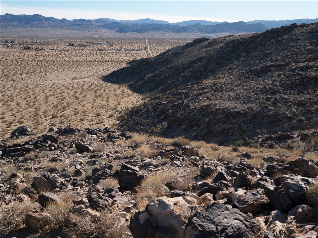 MLS #OC25102463 image #1