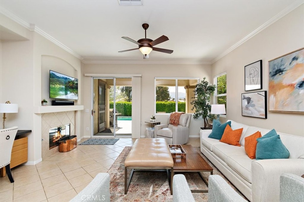 MLS #OC25102698 image #1