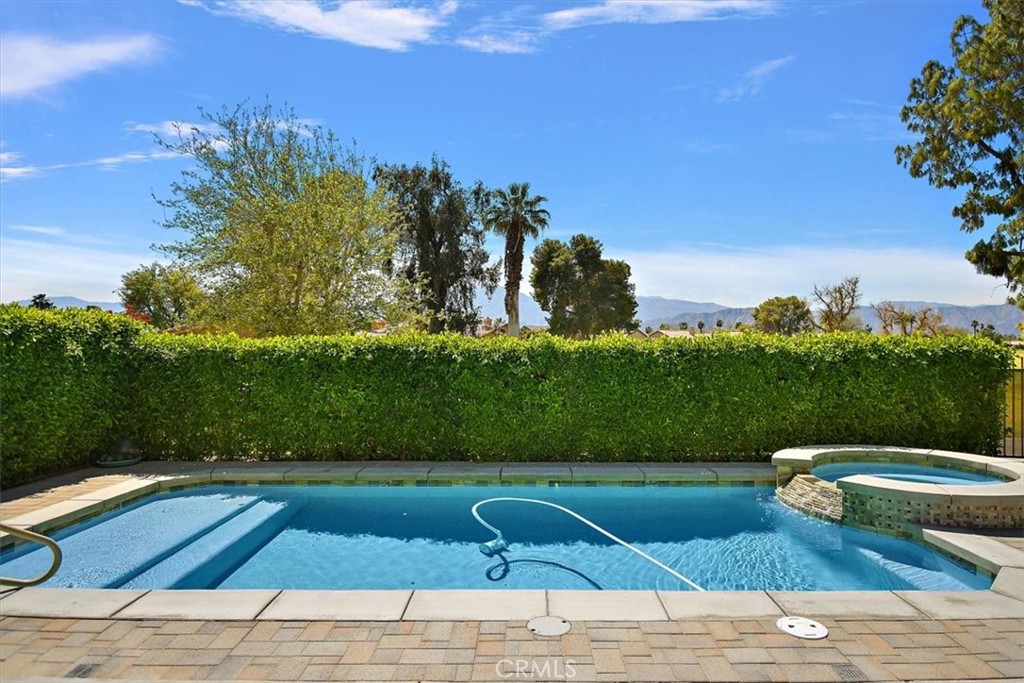 MLS #OC25102698 image #18