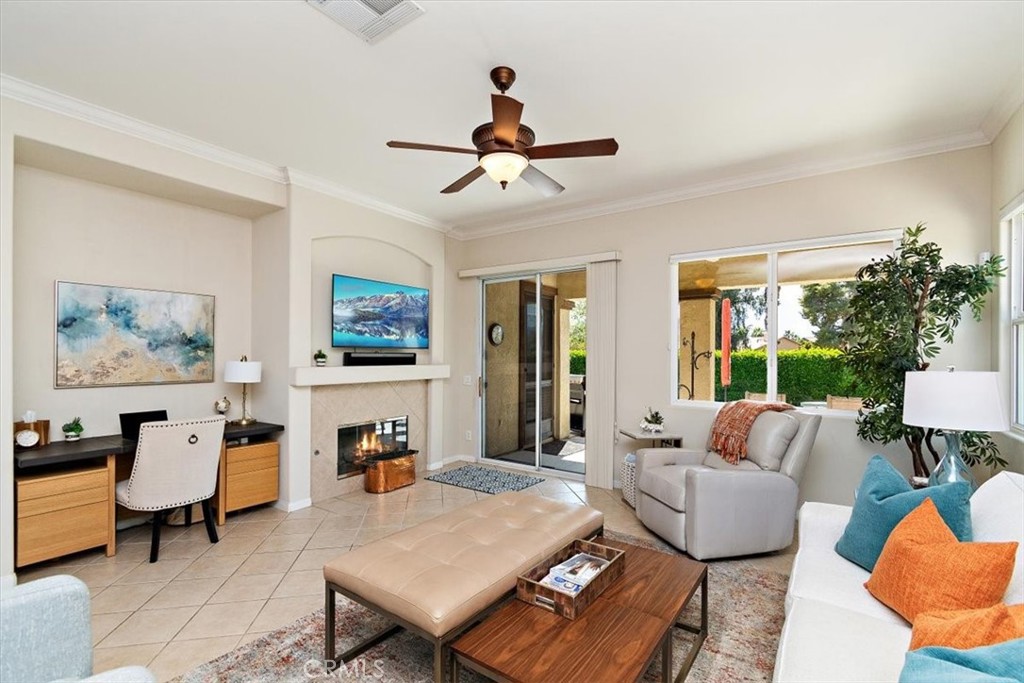 MLS #OC25102698 image #4