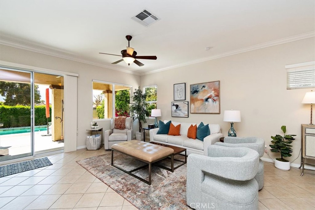 MLS #OC25102698 image #6