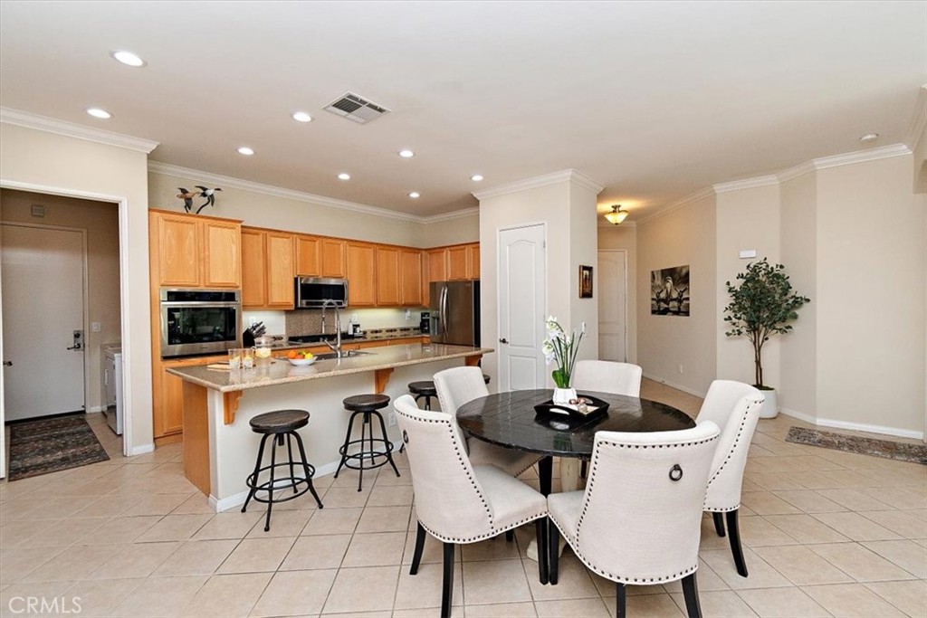 MLS #OC25102698 image #8