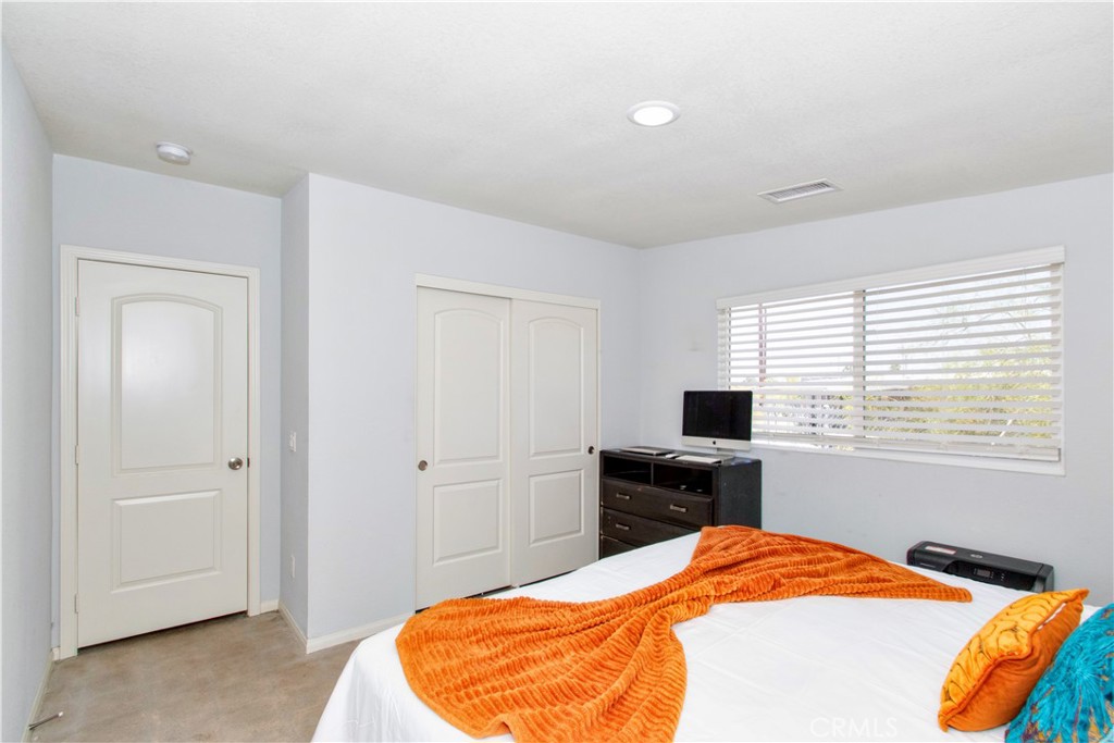 MLS #OC25112114 image #29