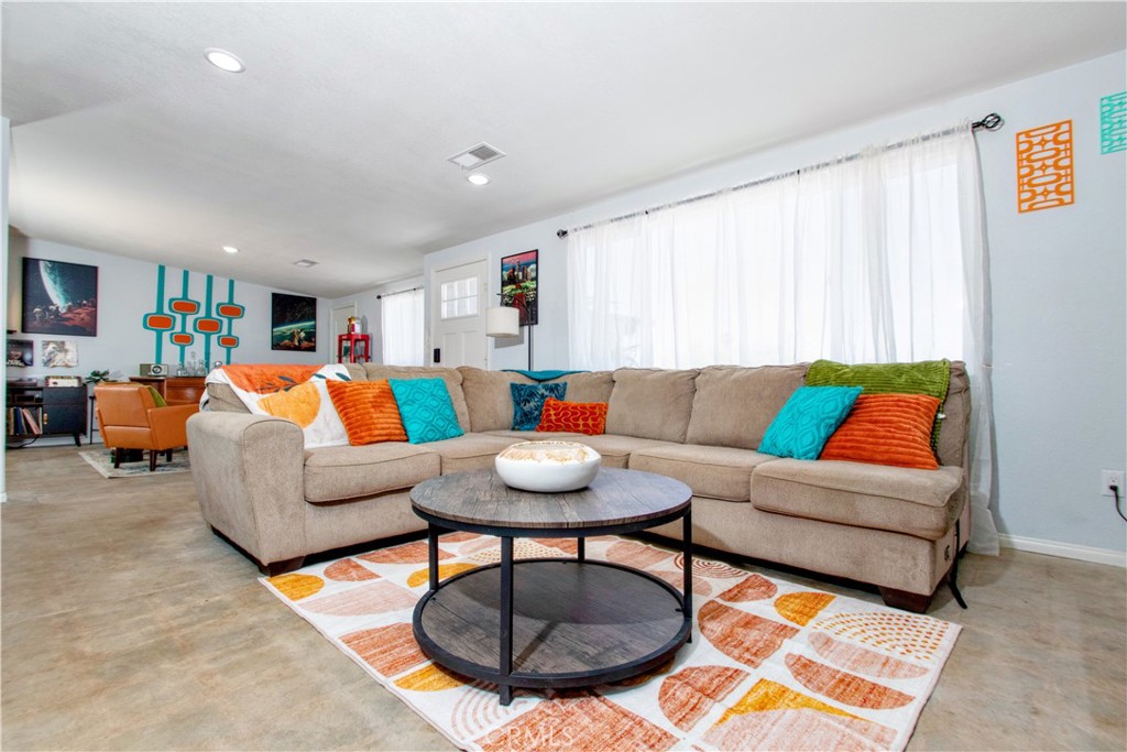 MLS #OC25112114 image #9