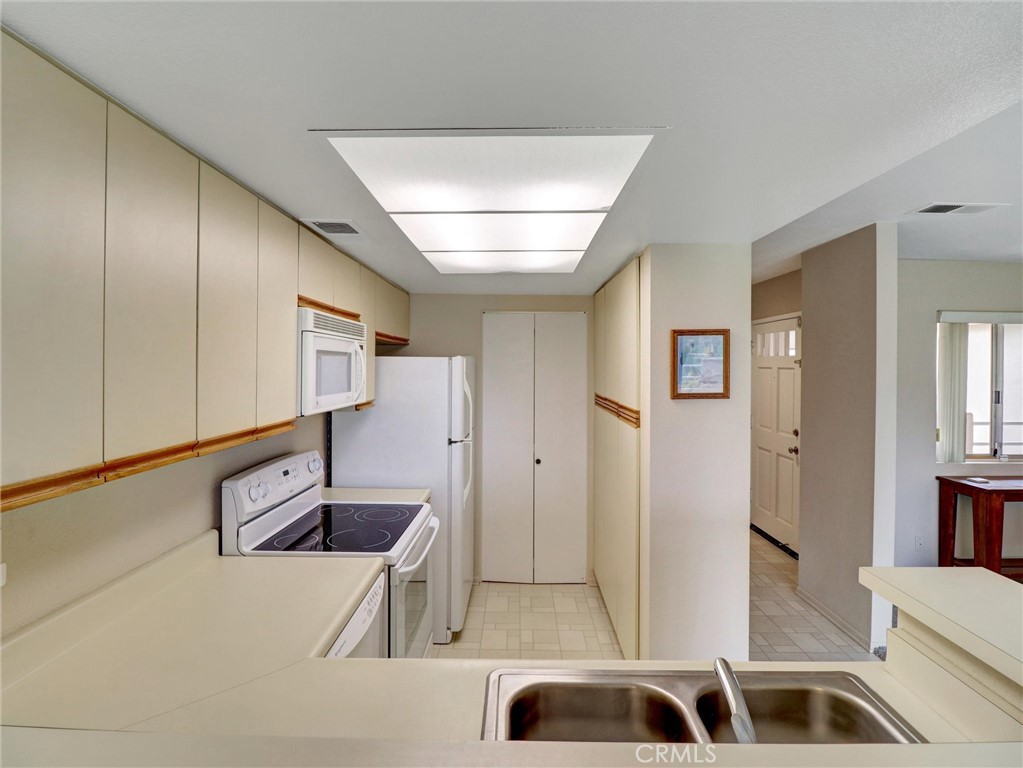 MLS #OC25115802 image #12