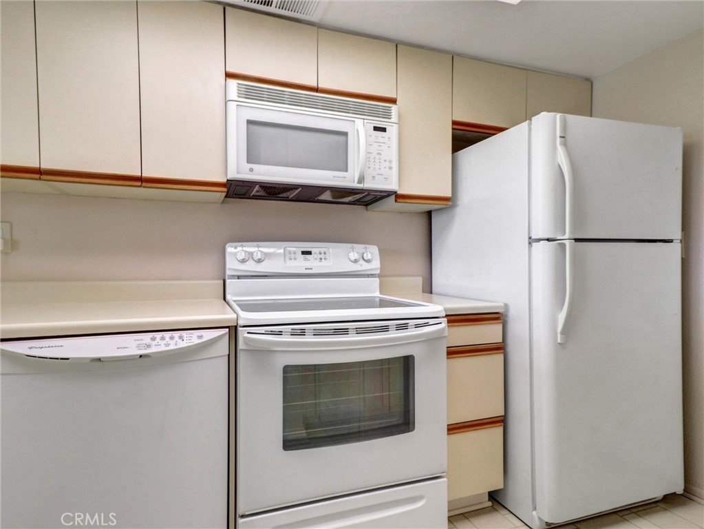 MLS #OC25115802 image #13