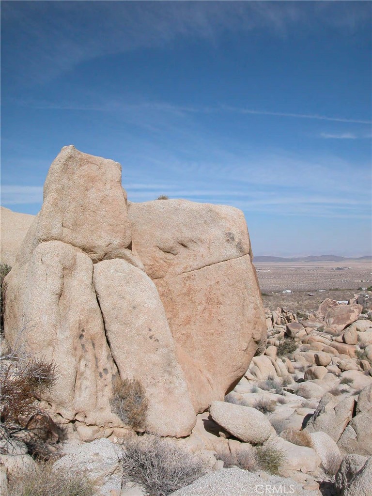 MLS #OC25122108 image #9