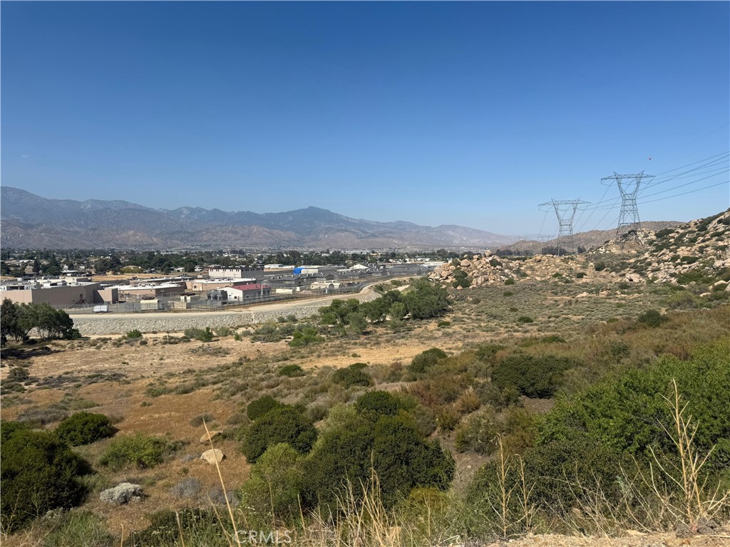 MLS #OC25130916 image #9