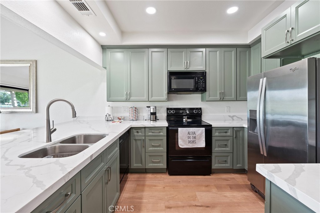 MLS #OC25132589 image #14