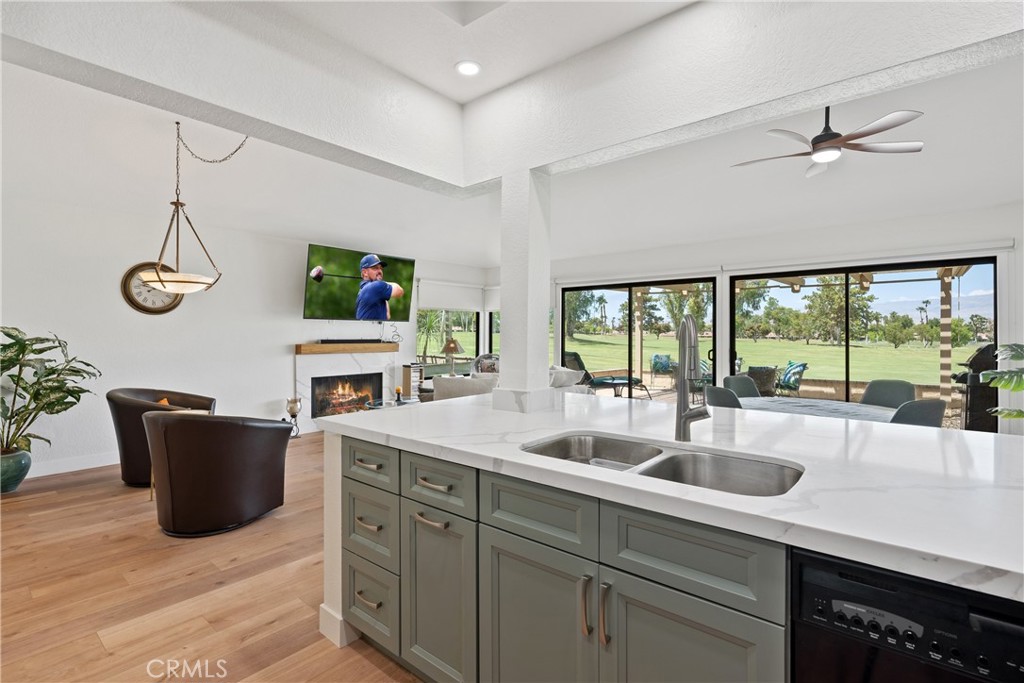 MLS #OC25132589 image #16