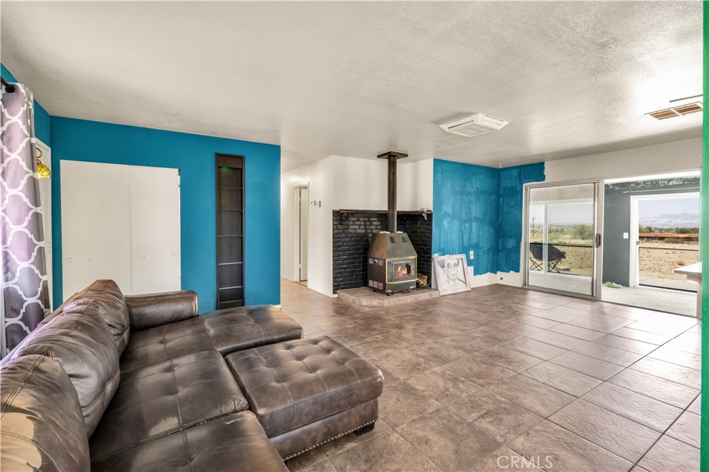 MLS #OC25140909 image #12