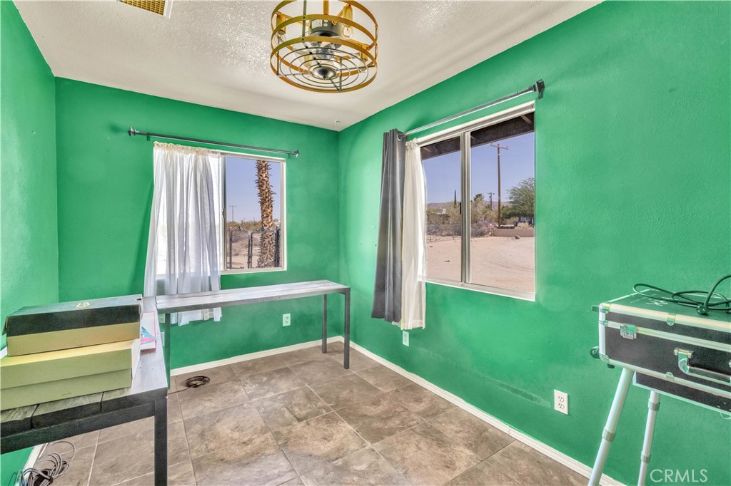 MLS #OC25140909 image #21