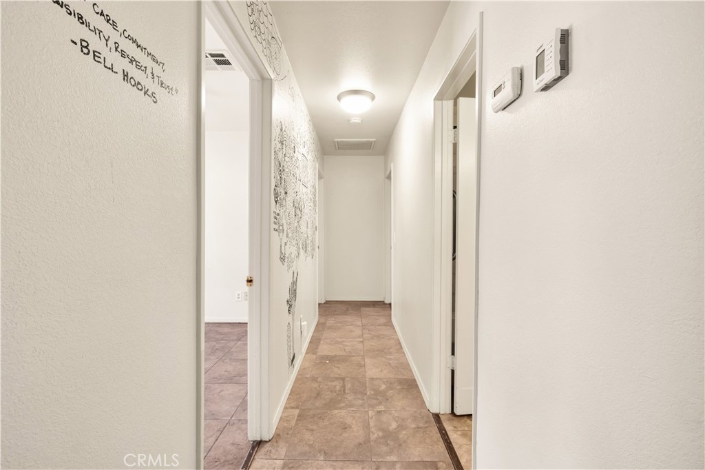 MLS #OC25140909 image #26