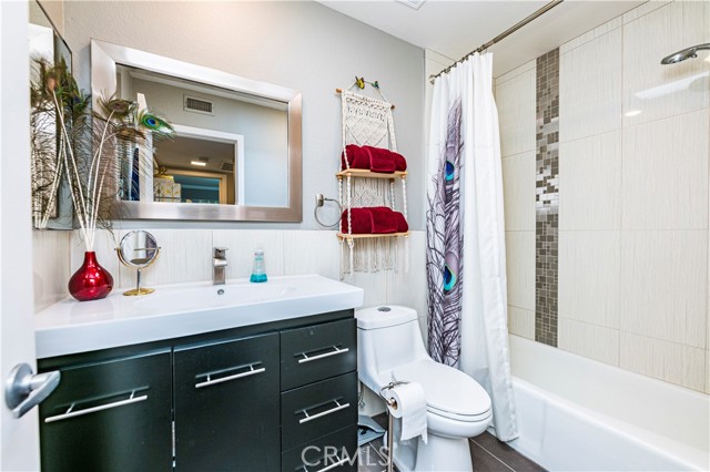 MLS #OC25148894 image #18