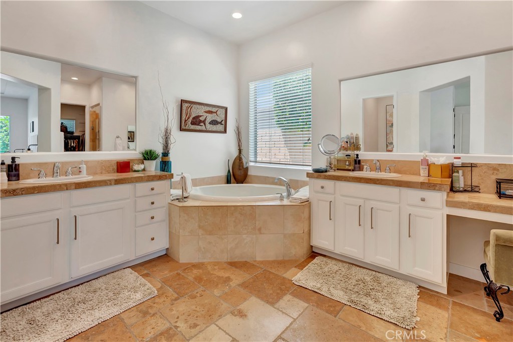 MLS #OC25150881 image #22