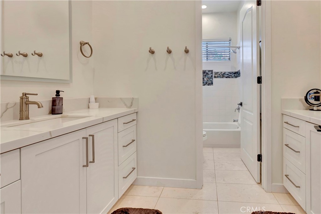 MLS #OC25150881 image #28