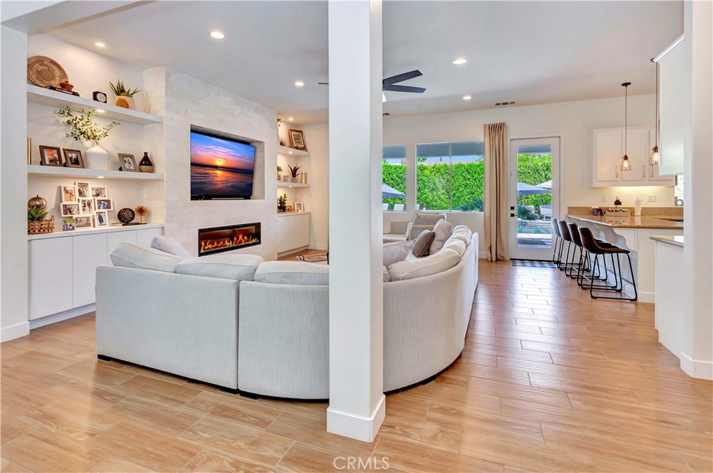 MLS #OC25150881 image #9