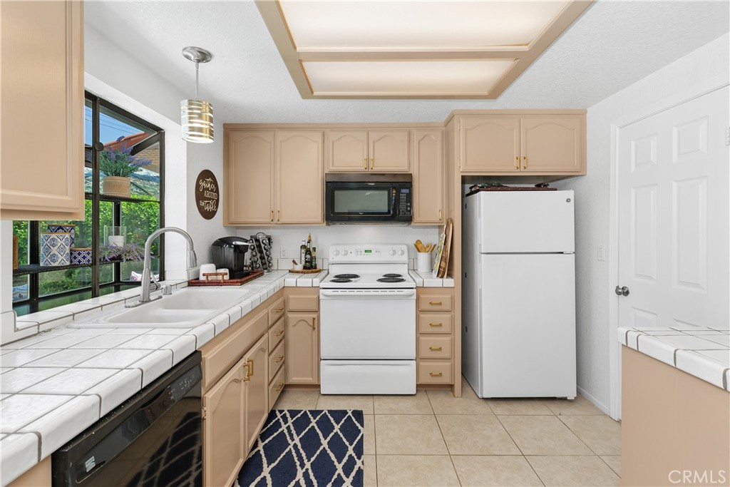 MLS #OC25151770 image #11