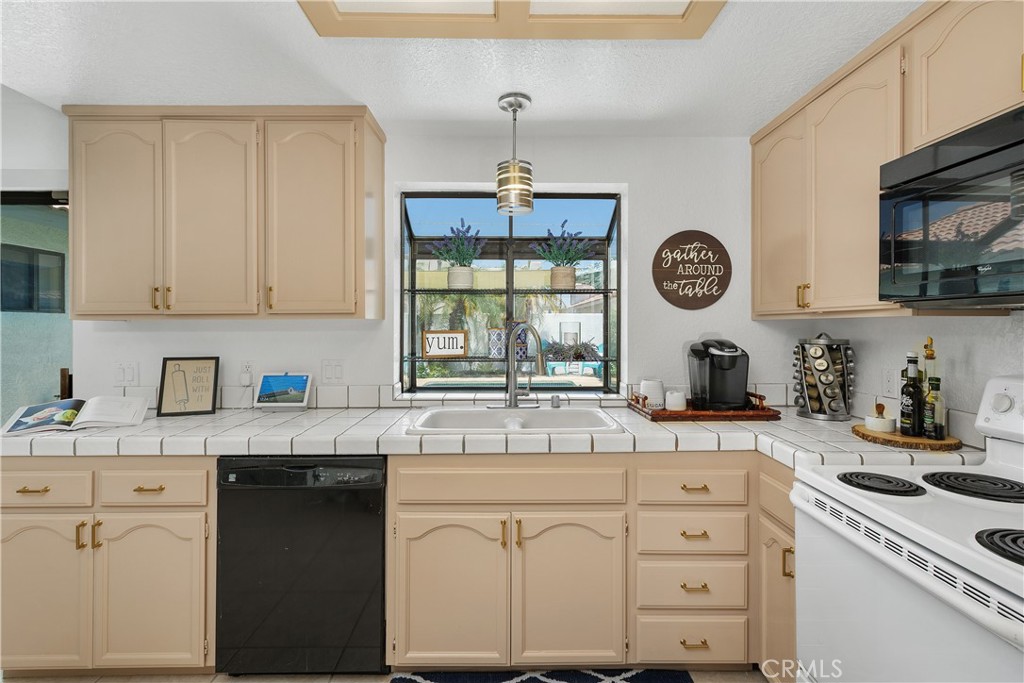 MLS #OC25151770 image #12