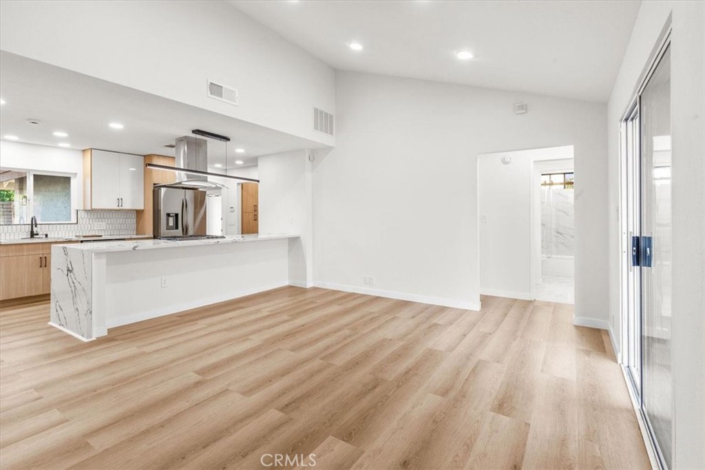 MLS #OC25151818 image #16