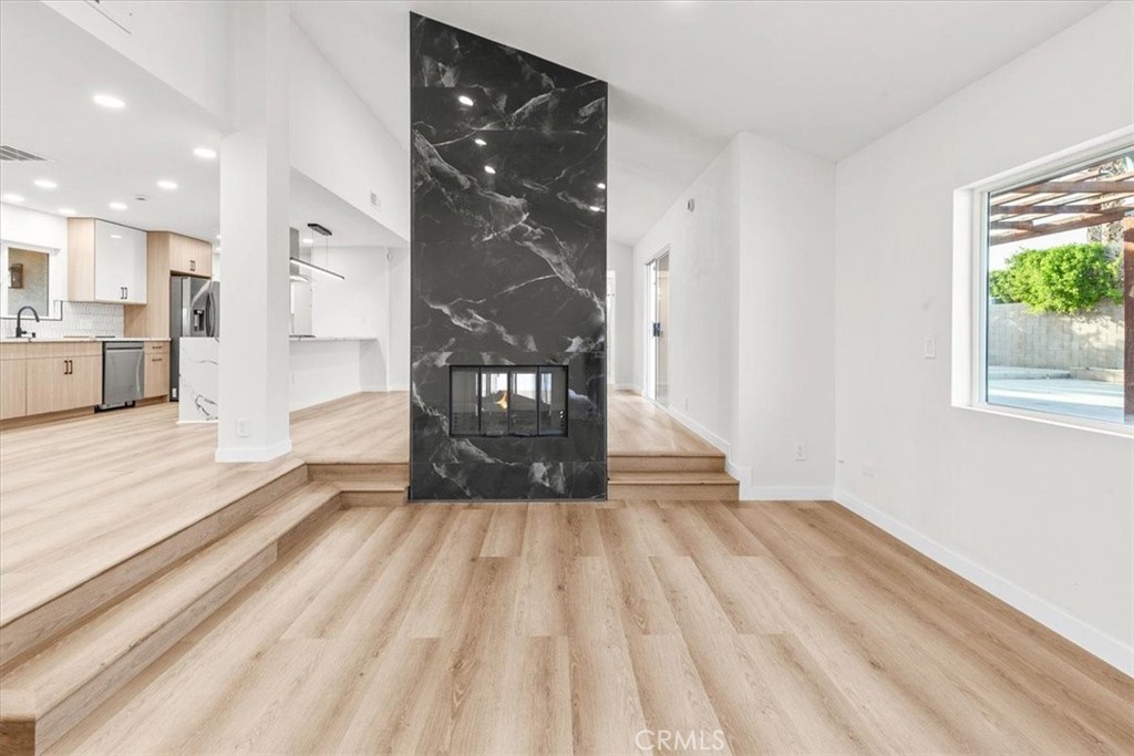 MLS #OC25151818 image #5