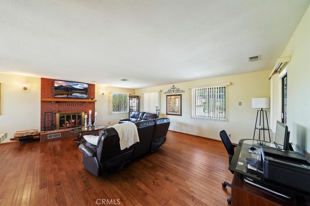 MLS #OC25156677 image #20