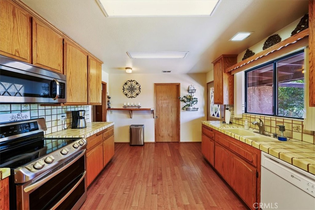 MLS #OC25156677 image #33