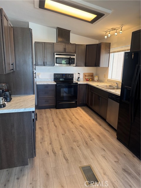 MLS #OC25158086 image #2