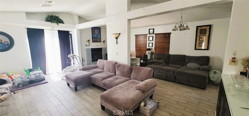 MLS #OC25159708 image #3