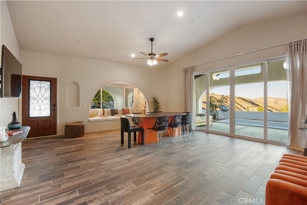 MLS #OC25163713 image #38