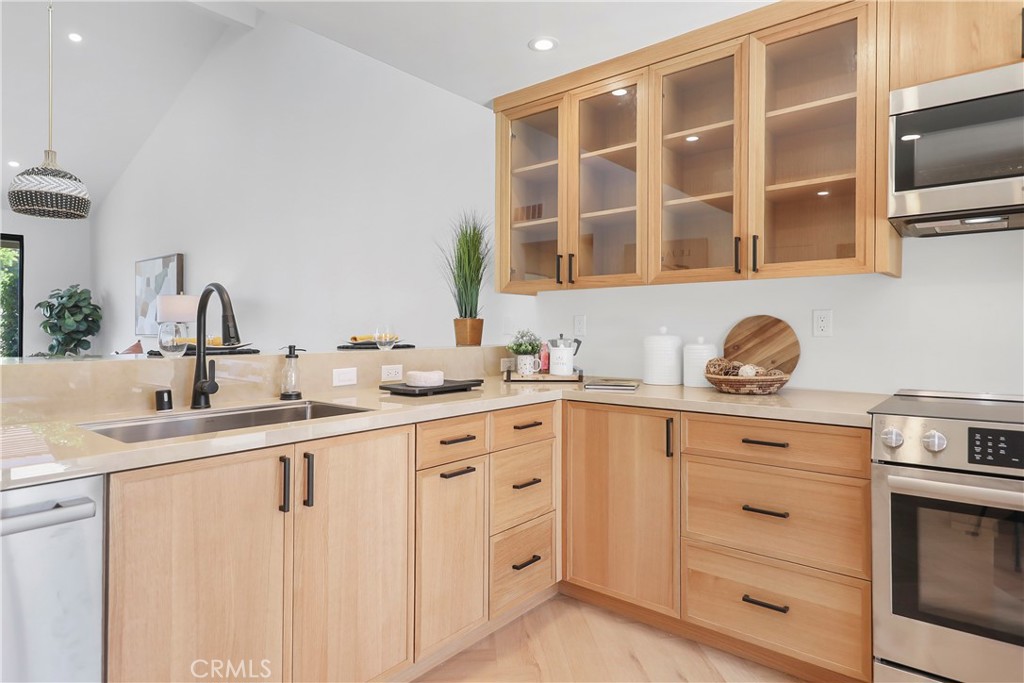 MLS #OC25168664 image #15