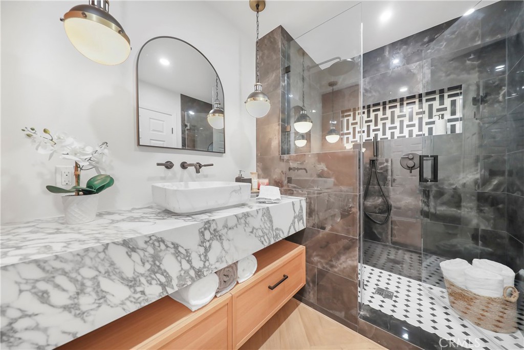 MLS #OC25168664 image #23