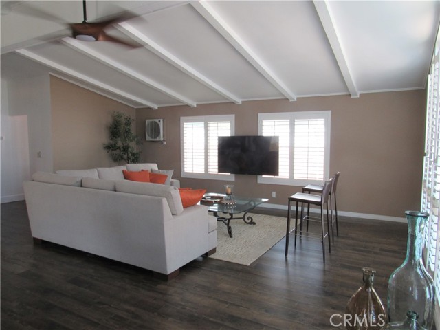 MLS #OC25176009 image #1