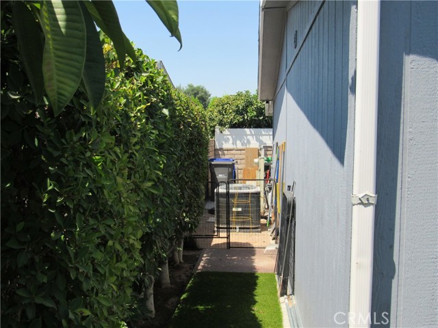 MLS #OC25176009 image #21