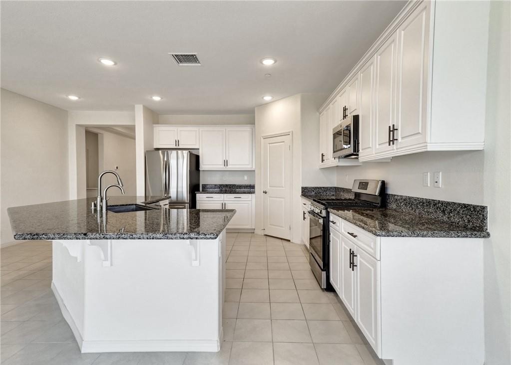 MLS #OC25176325 image #2