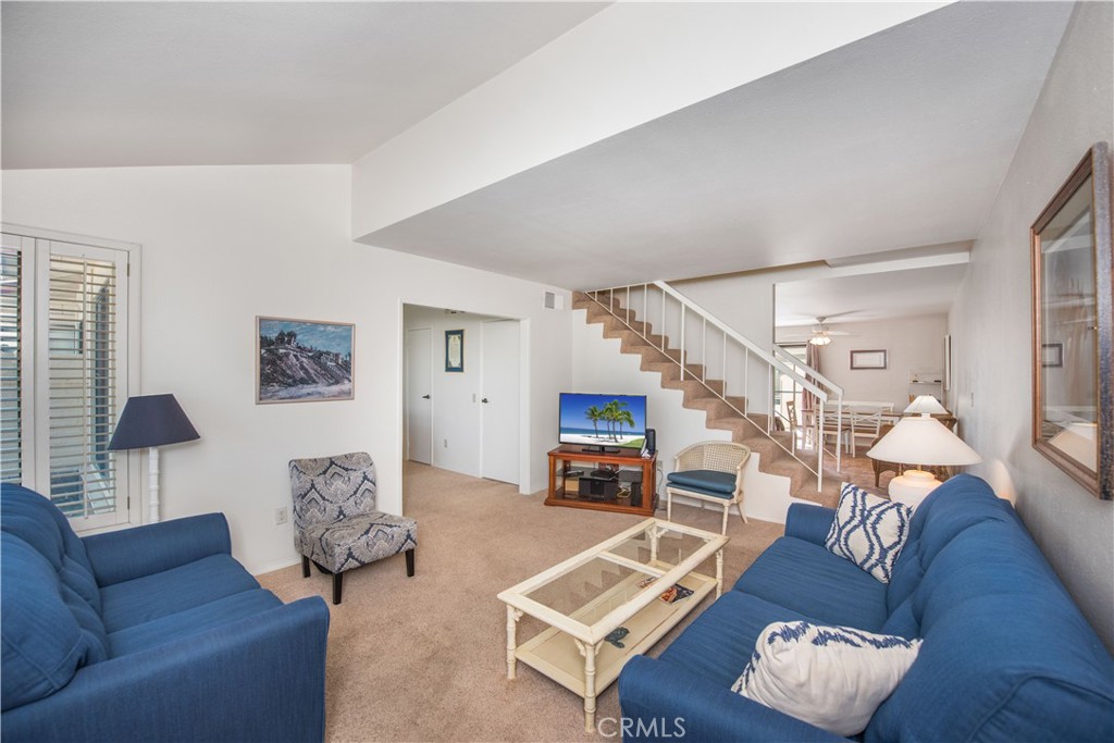 MLS #OC25178472 image #1