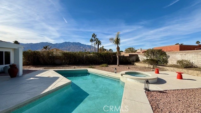 MLS #OC25180505 image #1