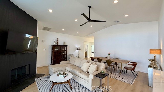 MLS #OC25180505 image #3