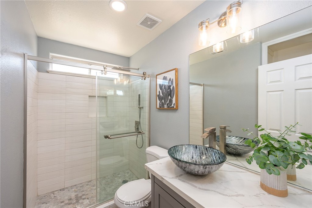 MLS #OC25181160 image #31